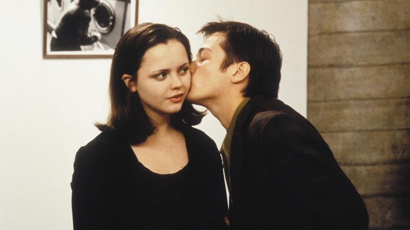 download pecker (1998) bluray {english with subtitles} full movie 480p [300mb] | 720p [700mb]