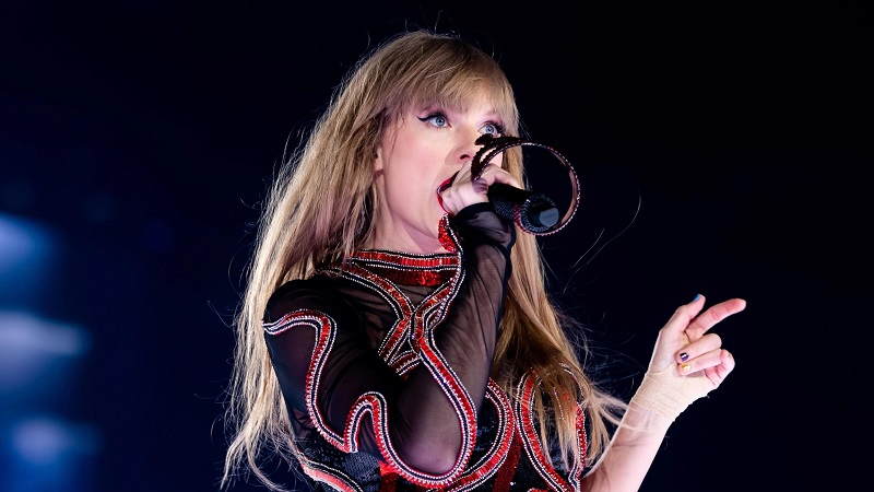download taylor swift: the eras tour (2023) web-dl extended {english with subtitles} full movie 480p [770mb] | 720p [1.8gb] | 1080p [4gb]